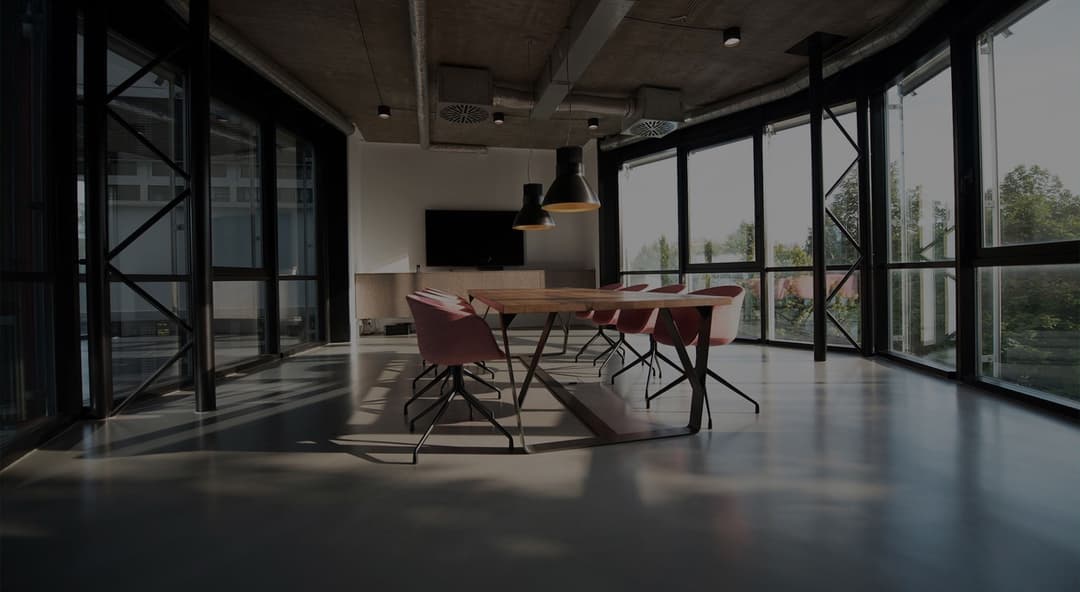 Cashflow guide for SMEs: 6 habits that prevent growth-stage money crunch.